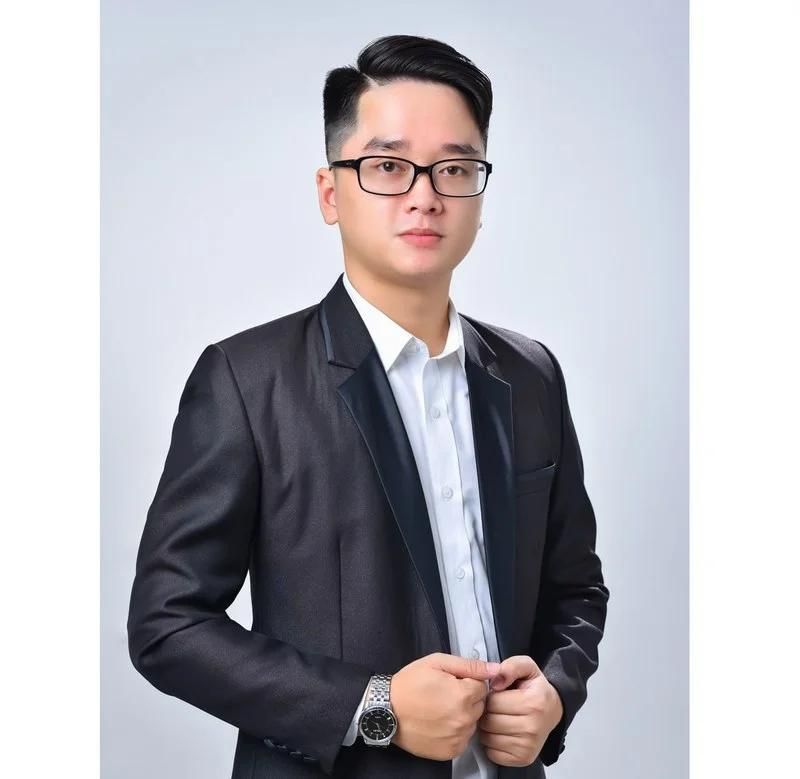 CEO Đình Tân